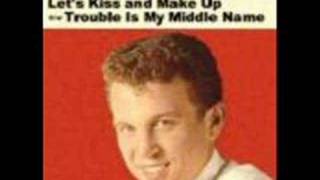 Bobby Vinton - Trouble Is My Middle Name w/ LYRCS