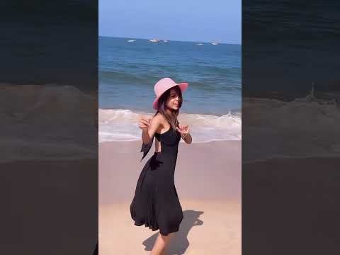 Goa wale beach pe 😂 #shostvideo #comedy #shots #youtubeshorts ￼