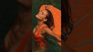 Our model has a beginning-of-the-week gift for you