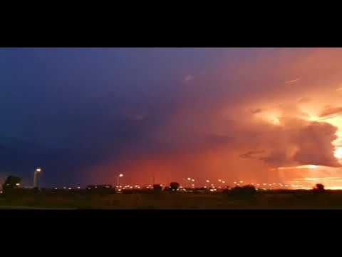 Lightning and sunset together! Amazing😍