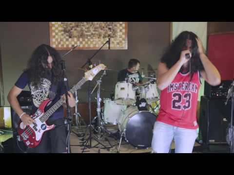 Imminent Attack - Secret Of Skin - The Wall Live Session
