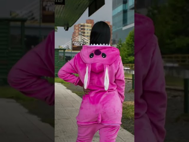 Vídeo relacionado con Udekit Mono de Dibujos Animados, Pijama Lindo, Bata, Mameluco, Ropa de Dormir, Disfraz de Cosplay, Fiesta de Halloween para Adultos Mediano