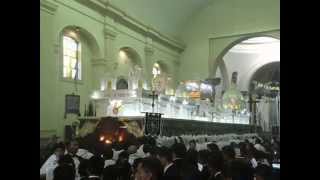 preview picture of video 'Levantamiento de Andas del Santo Entierro, C I Cristo Yacente de Totonicapan, Viernes Santo 2014'