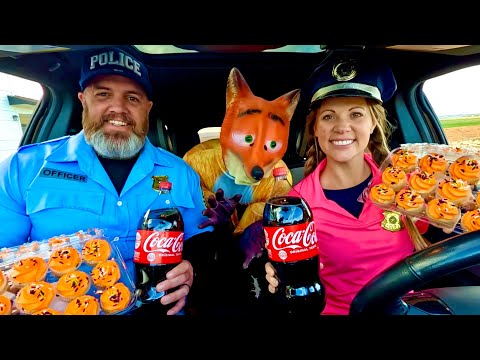 Rubber Ducky Surprises Fox and Police with Car Ride Chase!
