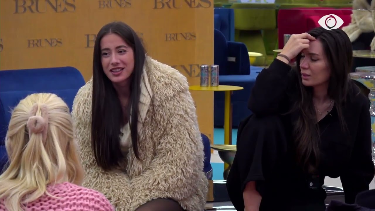 Mes batutash, banorët luajnë së bashku