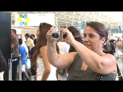 Flash Mob TAP no Aeroporto do Galeão   Rio de Janeiro