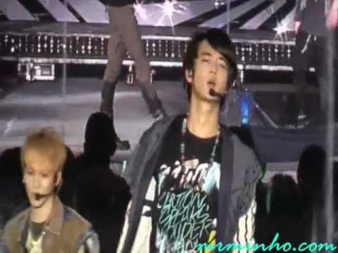 [MR MINHO] 121125 SMTOWN in Bangkok - SHINee Singing Love Like Oxygen