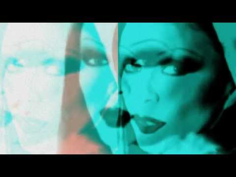 Videoclip de Más es más (Kinky Roland Dreamscape Mix) — Fangoria