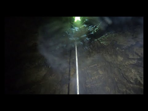 YouTube - Avenul din Dolină (Avenul Groazei)