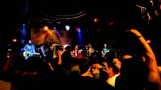 The Wonder Years "Don't Let Me Cave In" @Revolution Live!