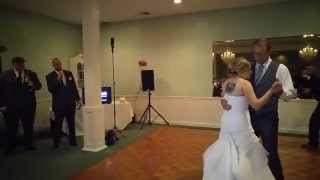 Groom sings father daughter dance to  Dustin Lynch&#39;s Your Daddy&#39;s Boots