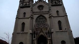 preview picture of video 'Vršac, kod katedrale Svetog Gerharda, zvone zvona'