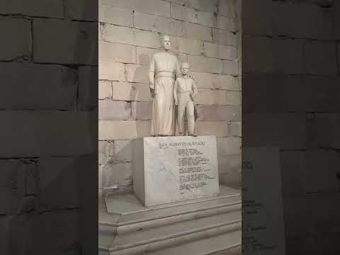 Imagen del padre Alberto hurtado, catedral metropolitana de santiago