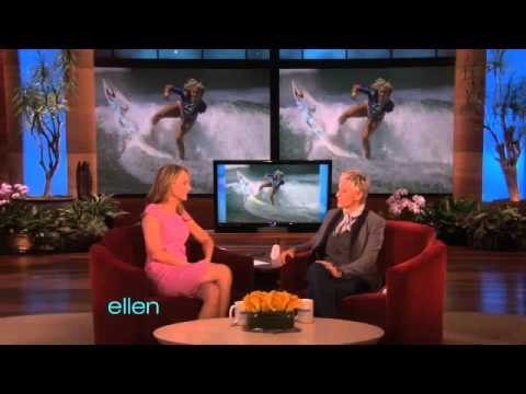 Helen Hunt Goes Surfing!2192