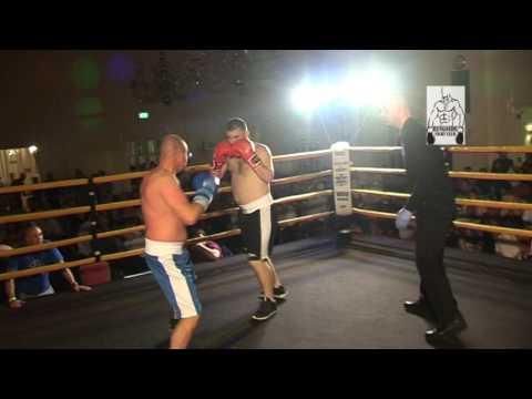 Gary Halliday vs Michael Hollywood - Ringside Fight Club - July 2016