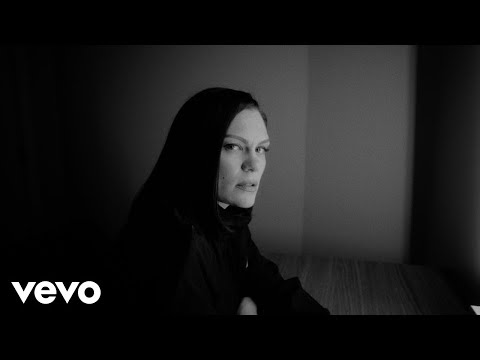 Jessie J - I DON'T CARE (Official Video)