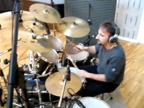 Reggae Drumming Played by Cristiano "The General" Pastrello.avi