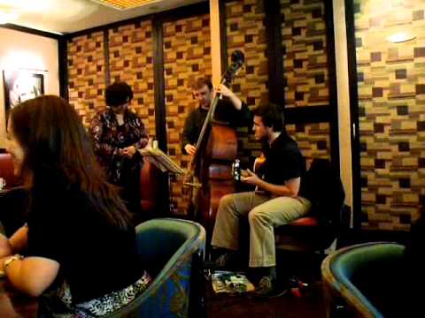 Gilad Hekselman solo