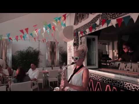download lagu mp3 mp4 Laura Sinclar, download lagu Laura Sinclar gratis, unduh video klip Laura Sinclar