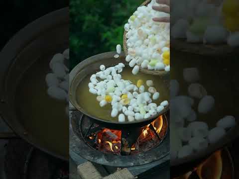 Cold-extracted coconut oil , silk protein