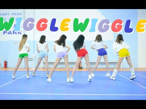 [KPOP] HELLO VENUS(헬로비너스) - 'WIGGLE WIGGLE'(위글위글) Dance Cover by NuNa