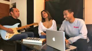 Download lagu MARION JOLA mp3 Download lagu MARION JOLA mp3