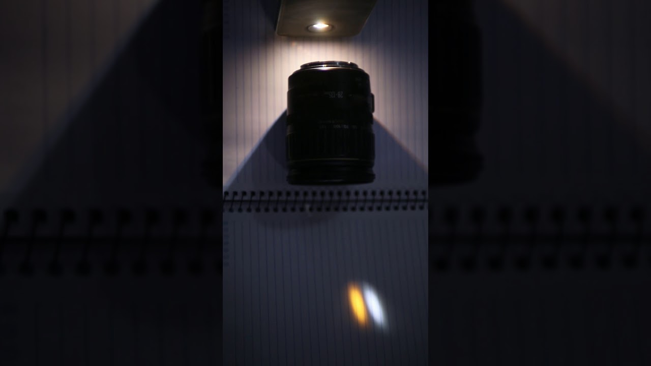 Por que alguns celulares tem duas luzes no flash?