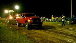 preview picture of video 'Adam Ray -9-12-9- Lynnville Truck Pull'