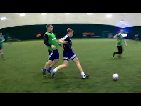 StrefaFutbolu.pl: Przyjaciele Fryzjera - SV United