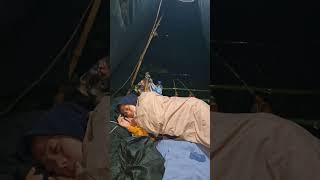 Download lagu Diguyur Hujan Deras coba tengok istri saya tidur nyenyak sekali mp3