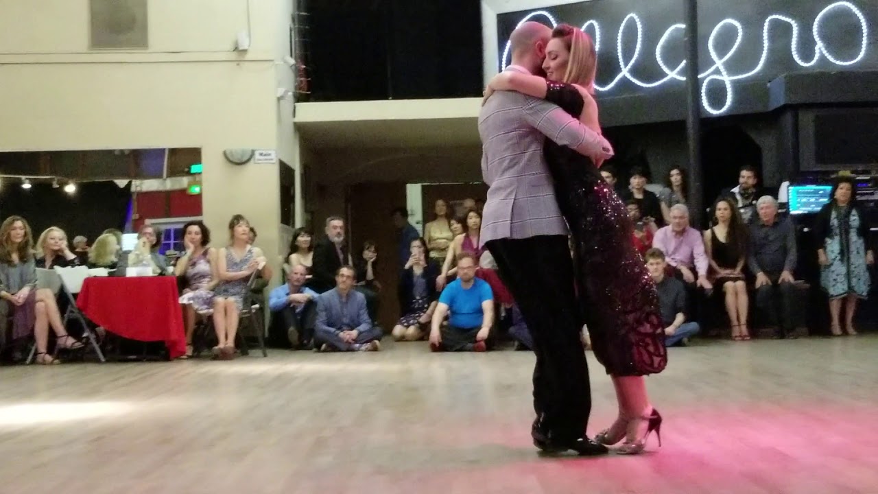 Lorena González & Gastón Camejo at La milonga de Nora on April 13, 2019 (1 of 4)