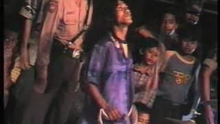 Download lagu Goyang Inul - Dwi Ratna - OM Palapa mp3 Download lagu Goyang Inul - Dwi Ratna - OM Palapa mp3