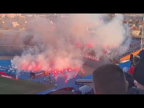 Dinamo : Hajduk 2:2 - Bakljada torcide-2.3.2025.