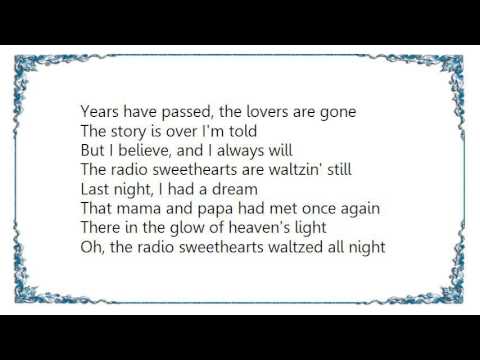 Kate Rusby - Radio Sweethearts Lyrics