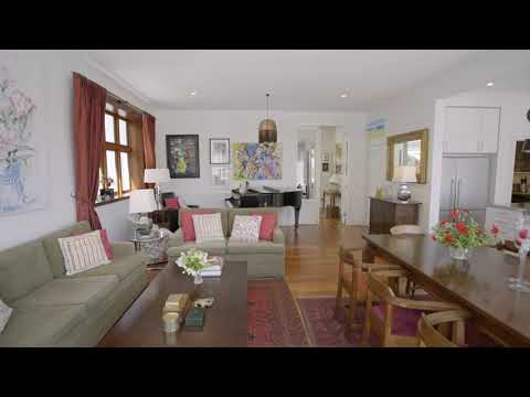 19 Lower North Terrace, Kelburn - Wellington (Emma Young & Craig Lowe)