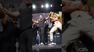 決戦直前のフェイスオフ💪😤メインイベントで女子フライ級タイトルをかけて激突💃ナタリア・シウバ🆚ワン・ツォン#UFC332📅10月4日（日）⏰️プレリム5時｜メインカード9時