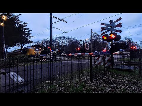 The sequenced barriers of Ermelo vs. a full speed ICMm - Showcase / Fly-by -