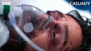 Patient Sees The Light! | Internal Affairs | Casualty