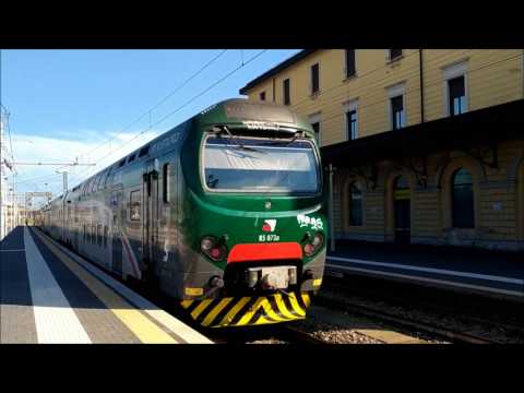 Un po' di treni a Novara. Some trains in Novara.