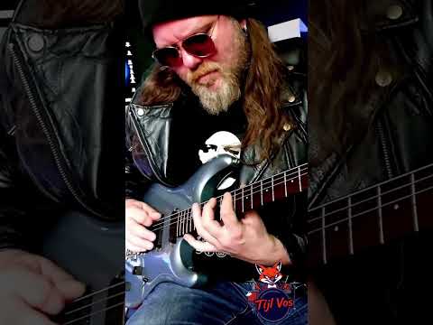 Hardcore Fusion. Rients Draaisma on guitar, Violette Rondeel on bass guitar. #drums #magic #drumming