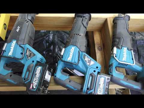 Makita JR002GZ Reciprocating saw XGT, 32mm stroke; švytuoklinio pjovimo funkcija, AVT; greitas ašmenų keitimas; bešepetėlinis variklis, "Z" versija - komplektuojamas be akumuliatoriaus ir kroviklio video