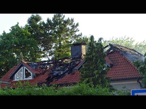[Großbrand in Meller-Innenstadt] Gebäudebrand in Melle zerstört Haus // Einsatz der FF Melle