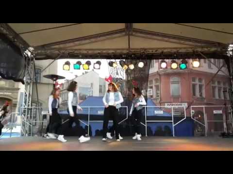 The Maniacs         advent 2016