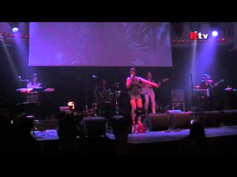 Sarina Voorn - Women in paradise 2011