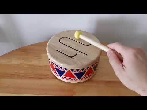 Plan Toys' Multitune Solid Drum Playing "Mary had a little Lamb"