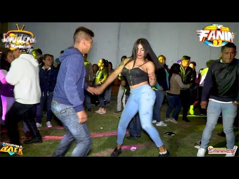 download lagu mp3 mp4 La Cumbia De Las Campanas, download lagu La Cumbia De Las Campanas gratis, unduh video klip La Cumbia De Las Campanas