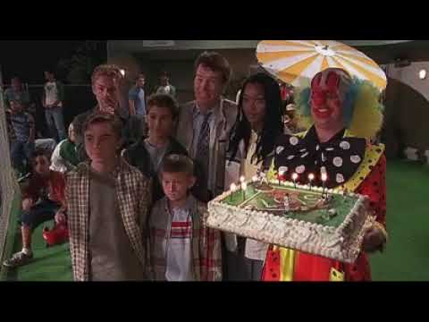 Malcolm pelea contra payasos