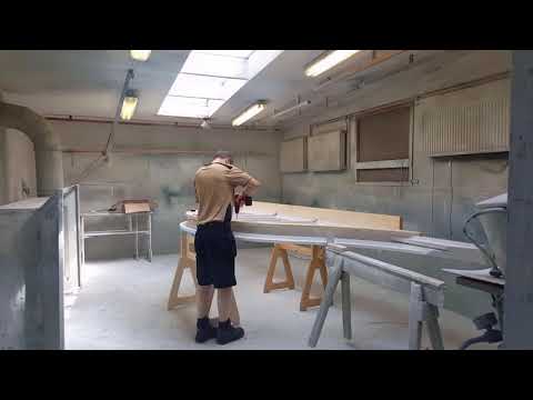 Schulungsfilm. Fledermausgauben Fensterrahmen Fertigstellung.