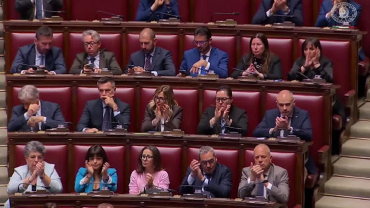 Meloni alla Camera: Nessun rimpasto dopo sconfitta referendum, governeremo per 5 anni