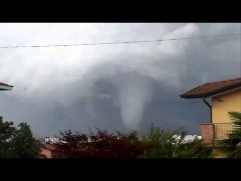 DENTRO IL TORNADO  29 luglio 2013